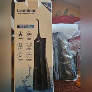 Leominor Water Dental Flosser Pick for Teeth in Black NIB